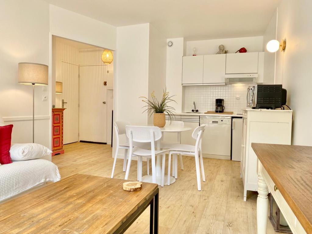 Appartement élégant avec vue sur le port Saint-Martin-de-Ré Exterior foto